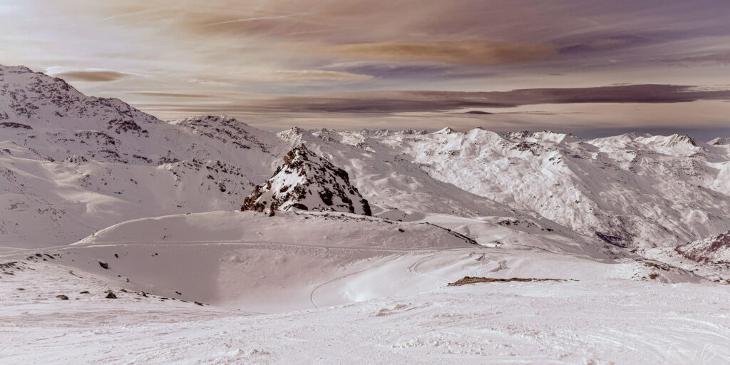 The peaks of silence