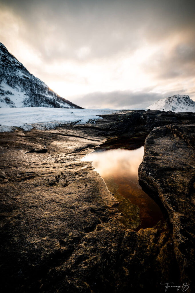 Breach of light